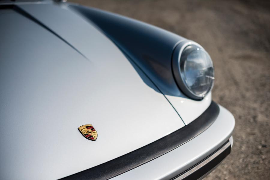 Детали экстерьера Porsche 911 Carrera Speedster (911) 1989 года  (фото 33 из 59)